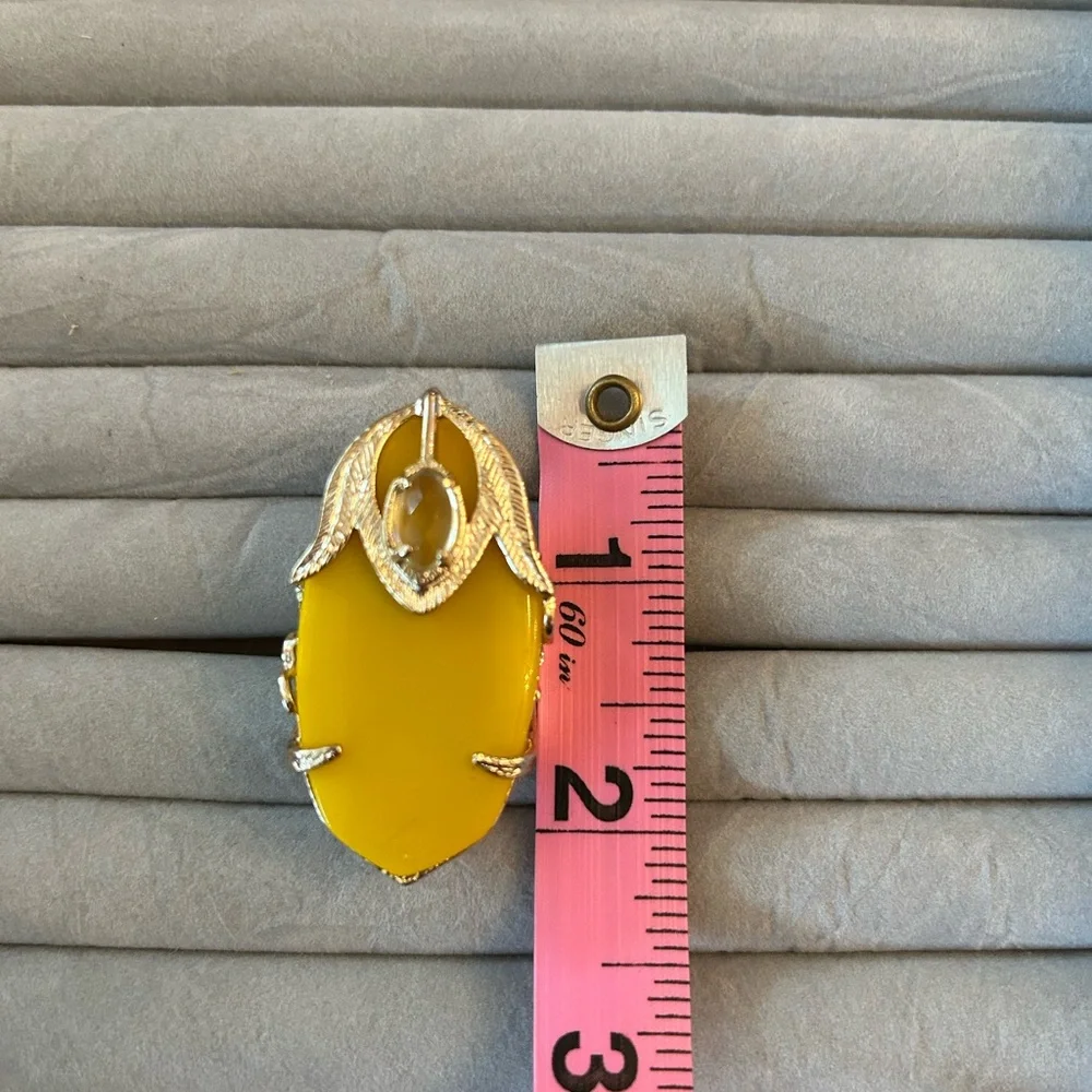 Kendra Scott yellow‎ and gold ring size 7